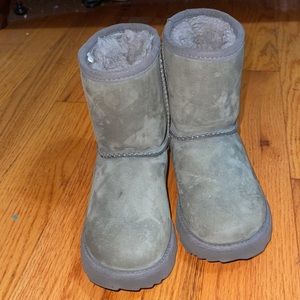 GIRLS weather proof Ugg’s